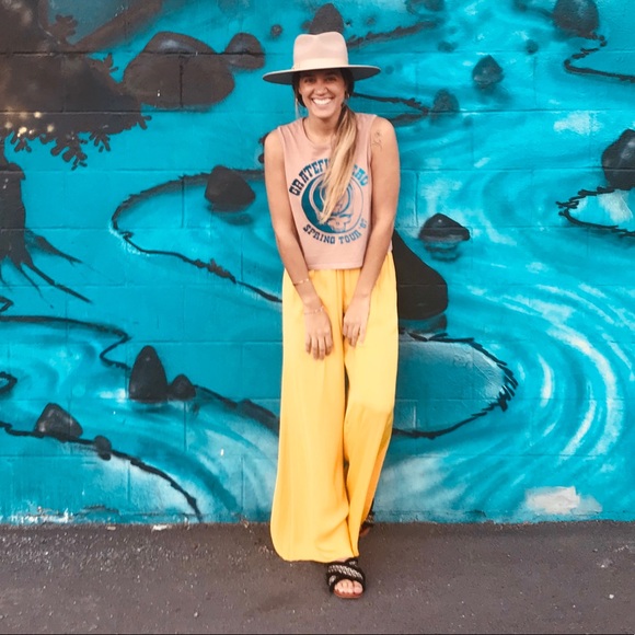 Meet your Posher, Taylor - Picture 1 of 1